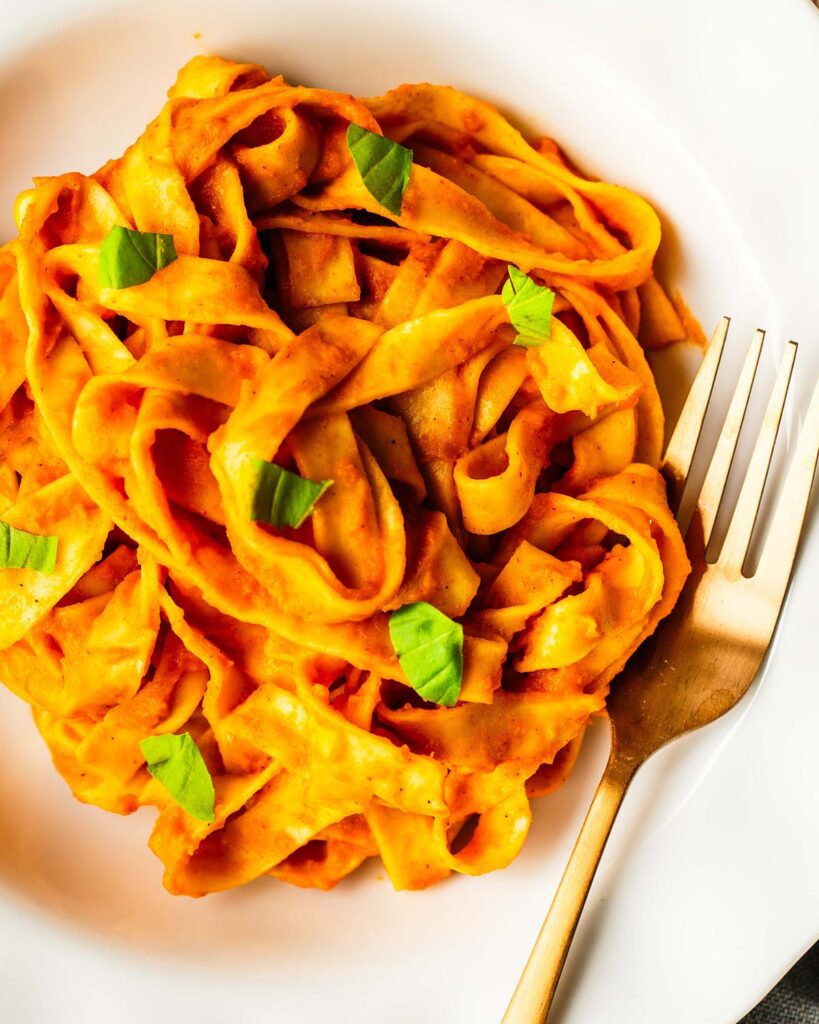close up shot of bowl of roasted red pepper pasta. Image by Jaz Kitchen