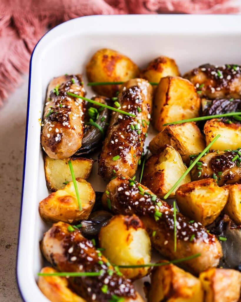 Honey mustard sausages are so simple to make, utterly delicious and always a crowd pleasing meal! Recipe by jaz kitchen