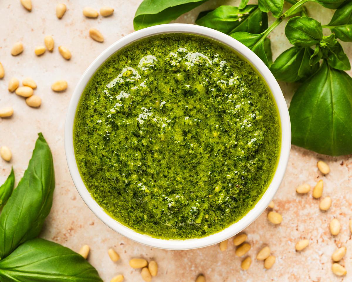easy homemade pesto sauce recipe. Image by Jaz Kitchen